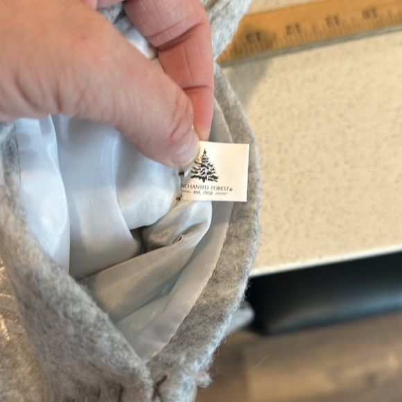 Deer stocking textured red and gray with brown collar - Picture 4 of 7